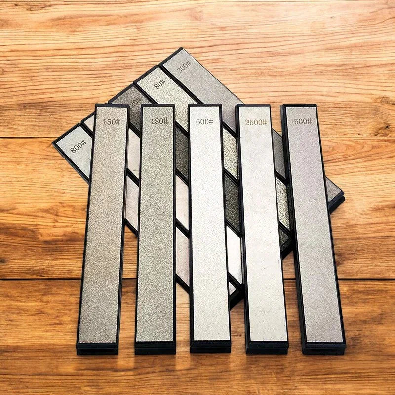 Pierres à aiguiser diamant avec différents grains pour l’affûtage précis des couteaux